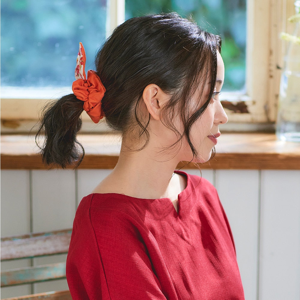 Robe d'été rouge Arrietty • Robe fleurie décontractée Arrietty l'emprunteuse + serre-tête • Exclusivité Donguri Closet