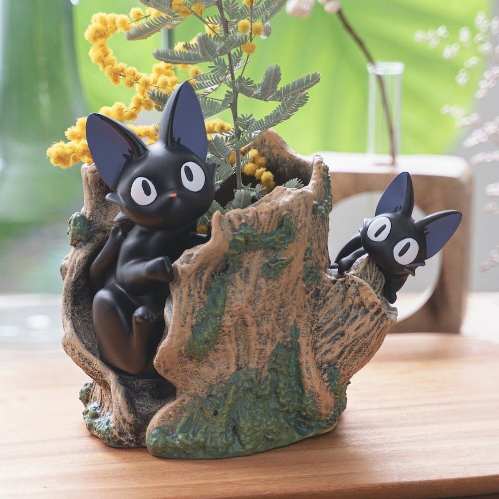 Jiji on the Tree Planter Cover • Kikis Delivery Service Diorama