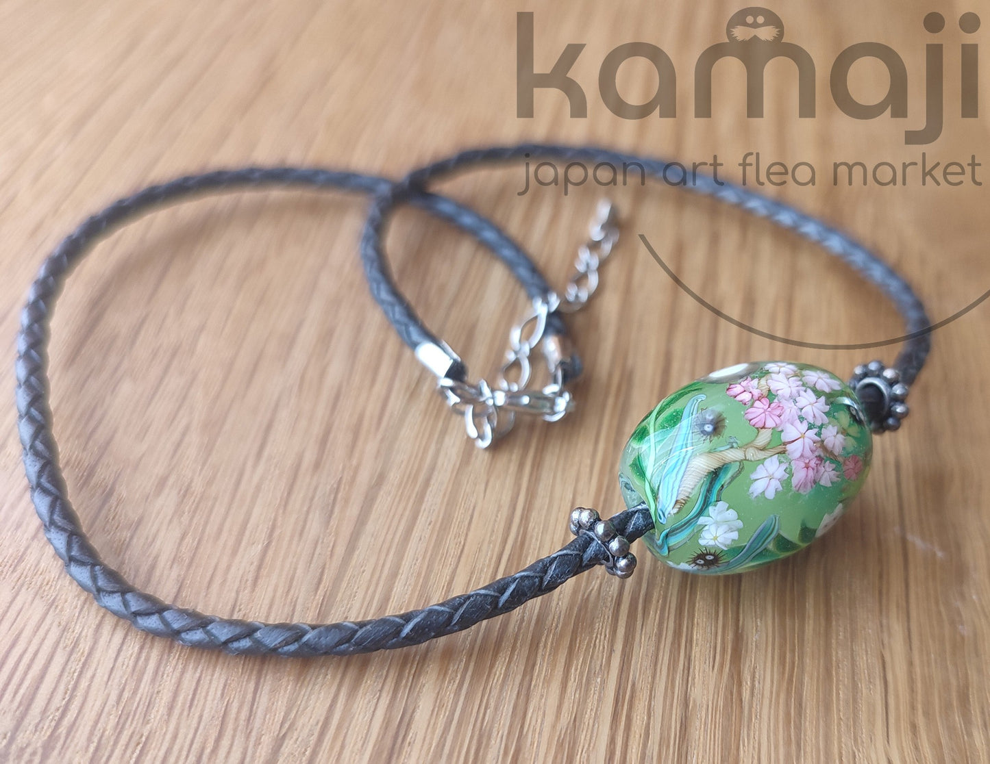 Collier officiel Totoro du musée Ghibli • Bijoux en verre faits main Mon voisin Totoro