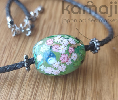 Collier officiel Totoro du musée Ghibli • Bijoux en verre faits main Mon voisin Totoro