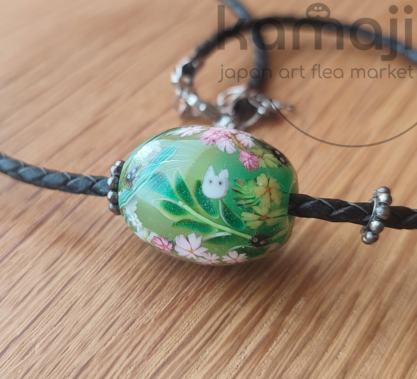 Collier officiel Totoro du musée Ghibli • Bijoux en verre faits main Mon voisin Totoro