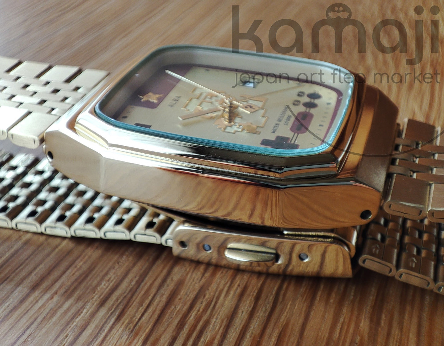 Montre-bracelet officielle Super Mario • Montres japonaises en acier inoxydable doré • ALBA Seiko Nintendo