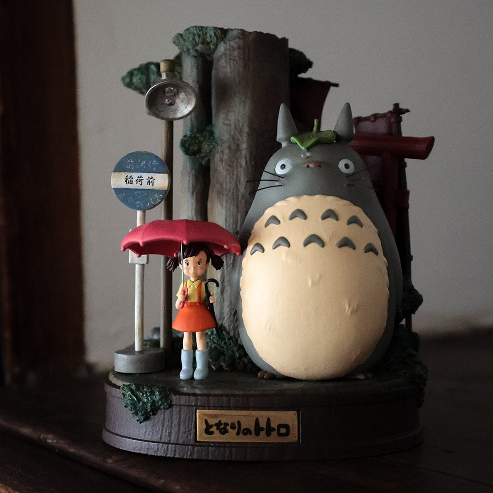 Official Studio Ghibli My Neighbor Totoro Light Up Diorama, Theater Poster Art Figure