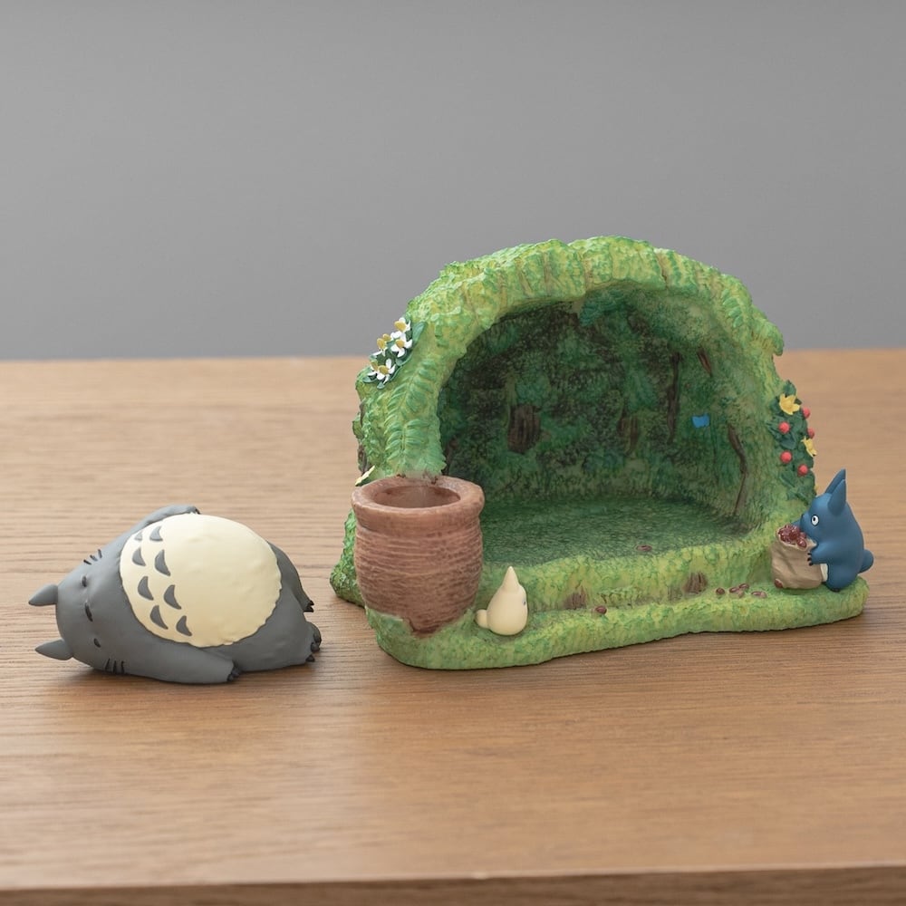 Official Ghibli My Neighbor Totoro Diorama Pen Stand with Paperweight