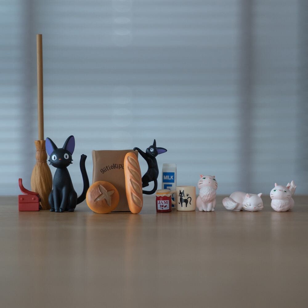 Original Ghibli Jiji Figure Set/Balance Toy • Small Figurine/Mini Statue/Replica/Home Decor/Interior Diorama • Kikis Delivery Service Gift