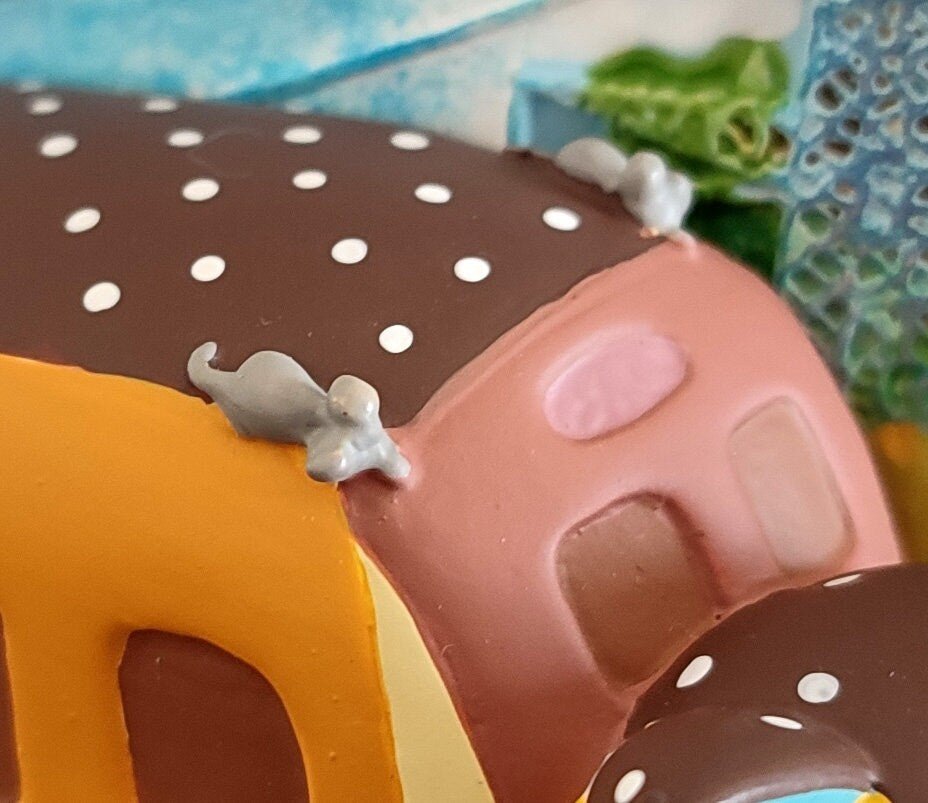 My Neighbor Totoro Magnet/Figure with Catbus • Ghibli Park Exclusive - Kamaji Market