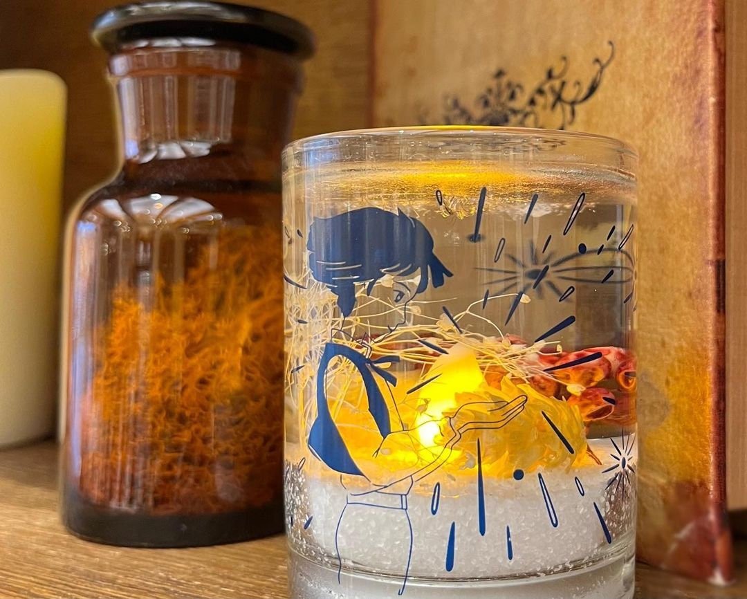 Official Ghibli Howl LED Aroma Wax Melt • Howls Moving Castle Gel Candle with Berry Scent, Fragrance, Dried Flowers - Kamaji Market