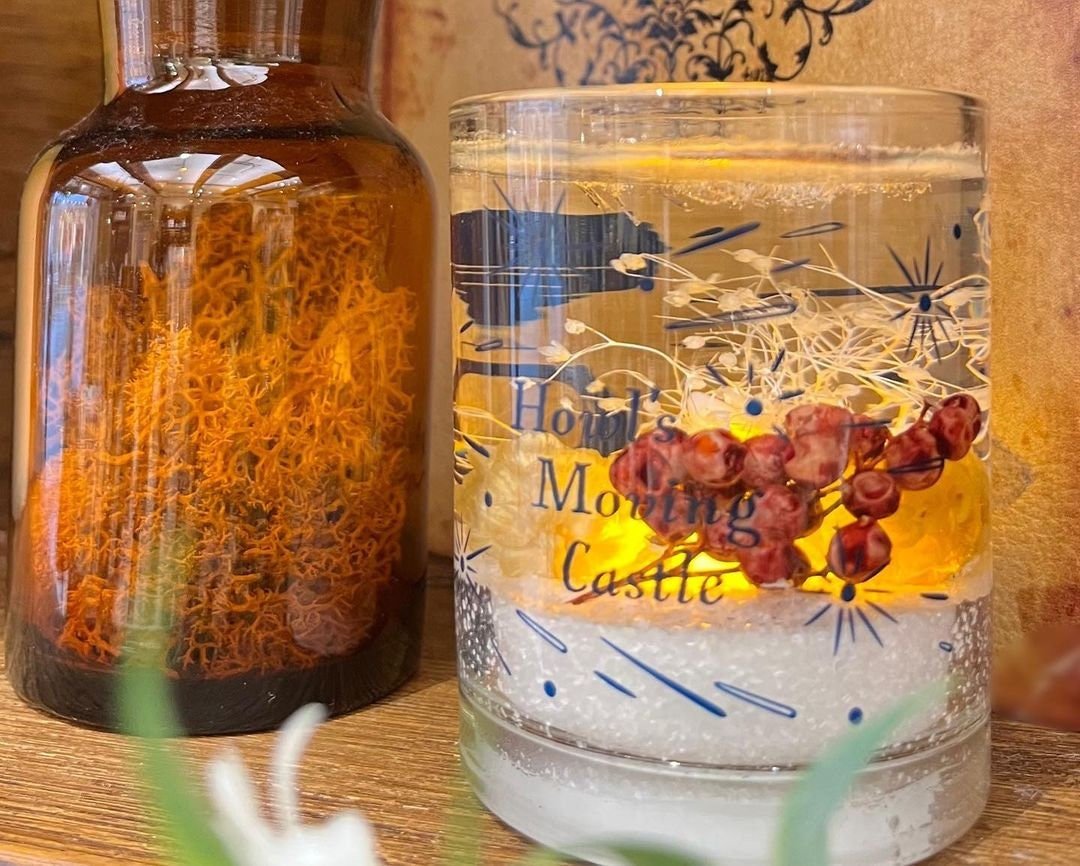 Official Ghibli Howl LED Aroma Wax Melt • Howls Moving Castle Gel Candle with Berry Scent, Fragrance, Dried Flowers - Kamaji Market