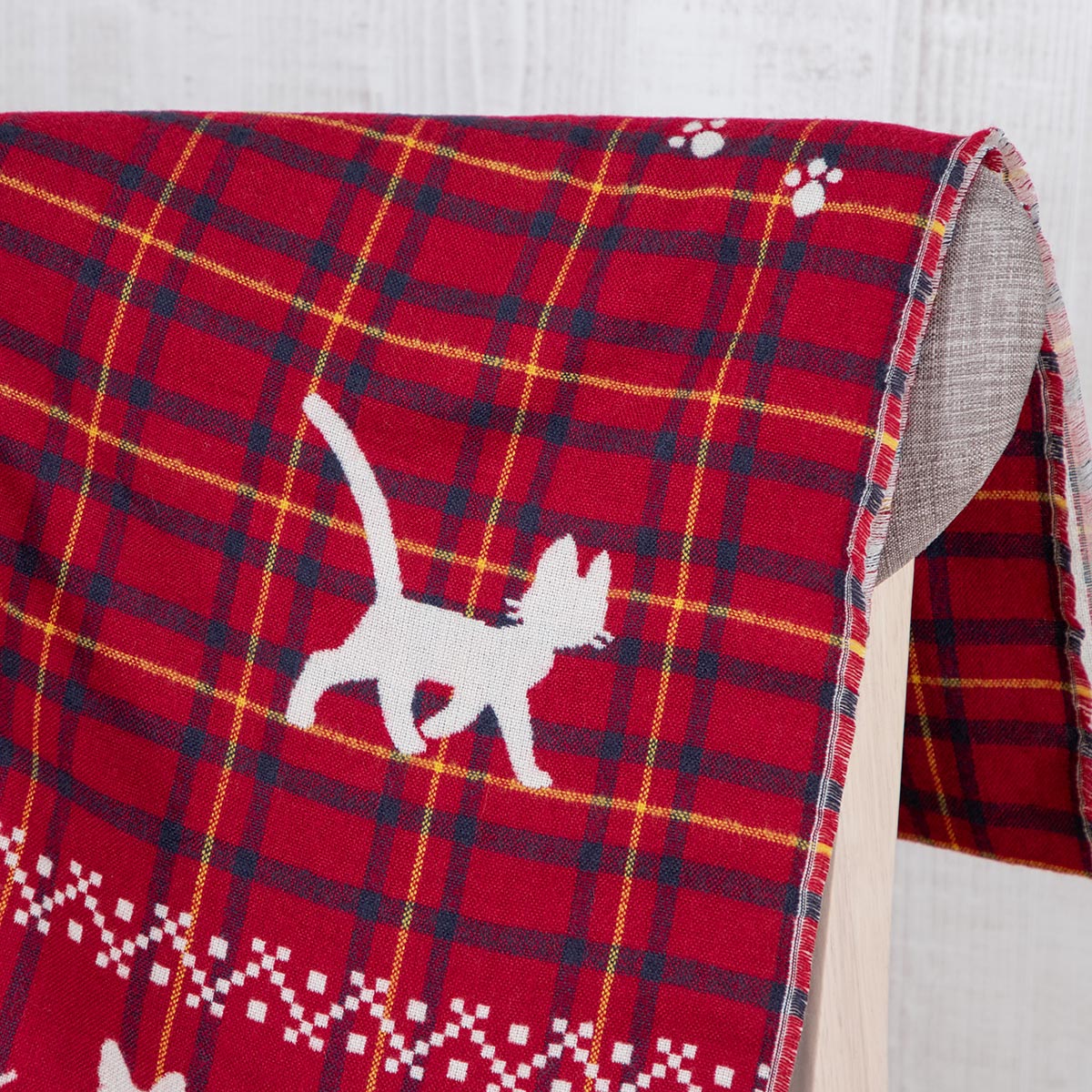 Official Ghibli Kikis Delivery Service Shawl/Scarf • Jiji with Snow Red White Shawl • Winter/Autumn - Kamaji Market