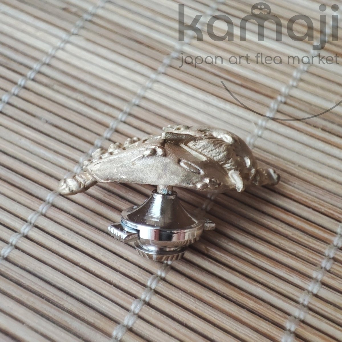 Vintage* Official Studio Ghibli My Neighbor Totoro Silver Lapel Pin/Brooch with Catbus Golden • Cominica - Kamaji Market
