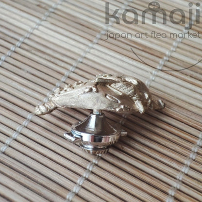 Vintage* Official Studio Ghibli My Neighbor Totoro Silver Lapel Pin/Brooch with Catbus Golden • Cominica - Kamaji Market