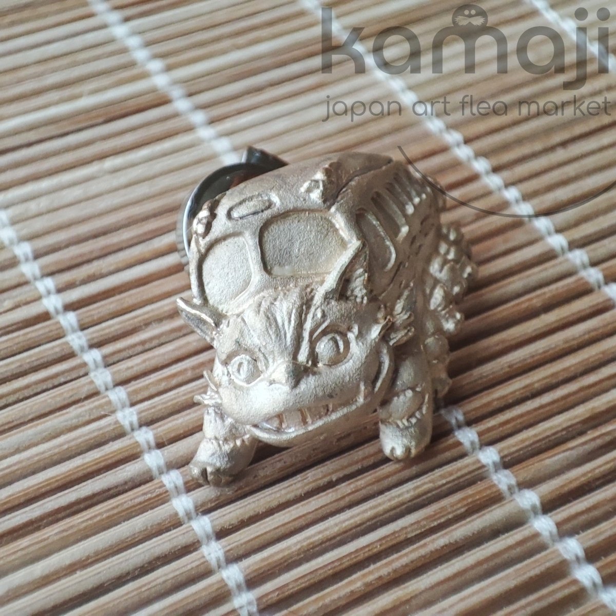 Vintage* Official Studio Ghibli My Neighbor Totoro Silver Lapel Pin/Brooch with Catbus Golden • Cominica - Kamaji Market